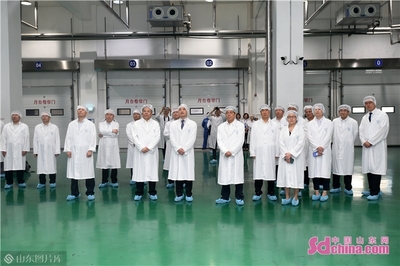 瑞士罗氏集团与新华制药携手，山东首个国际合作生物技术项目正式投入运营